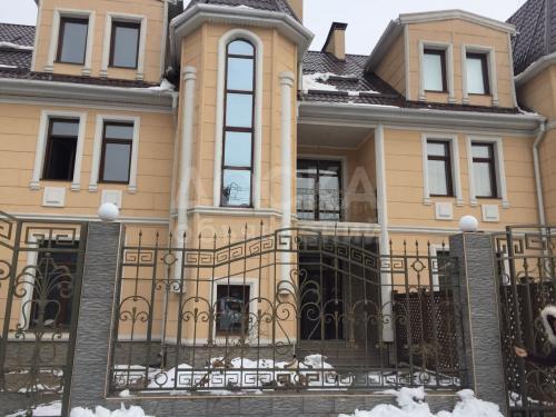 Продаю дом 6-ком., 292km2кв. м., этаж-3, 292 км2-сот., стена кирпич, VIP городок.