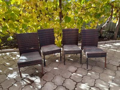 Стулья ротанг.