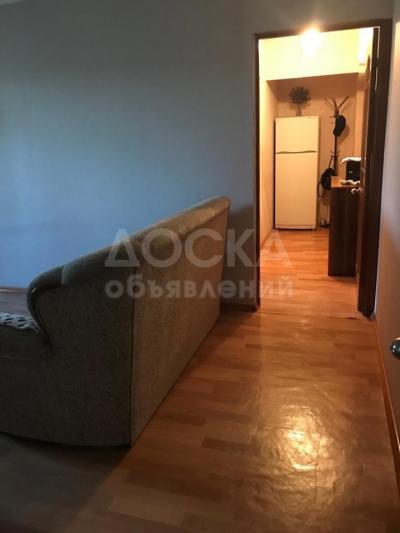 Продаю 2-комнатную квартиру, 45кв. м., этаж - 5/5, Бейшеналиевой/Чокморова.