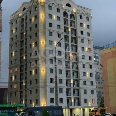 Продаю 2-комнатную квартиру, 64кв. м., этаж - 2/10, ул.Масалиева/ул.Тыналиева.