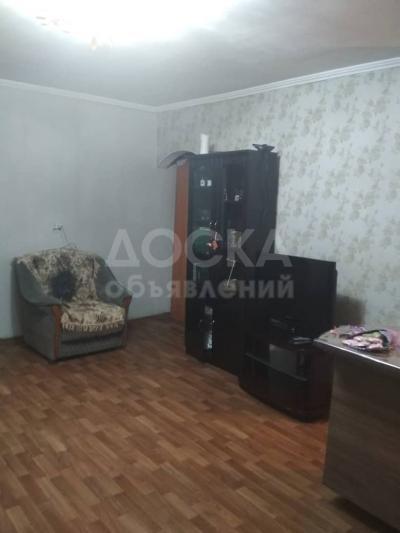 Продаю 2-комнатную квартиру, 42кв. м., этаж - 3/3, Б, Баатыра/ Скрябина,.