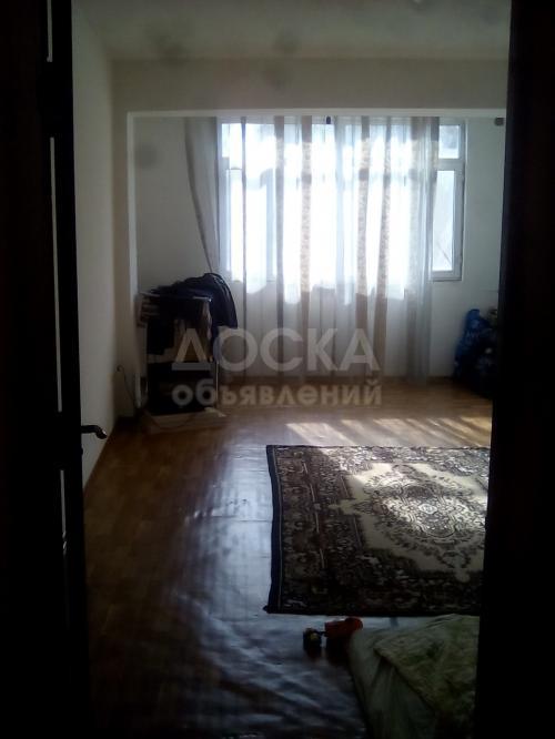 Продаю квартиру 1-ком., 48кв. м., этаж - 4/5, м-н Достук,