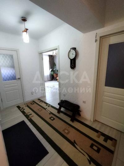 Продаю 2-комнатную квартиру, 73кв. м., этаж - 1/6, ул.А.Баатыра, старый аропорт