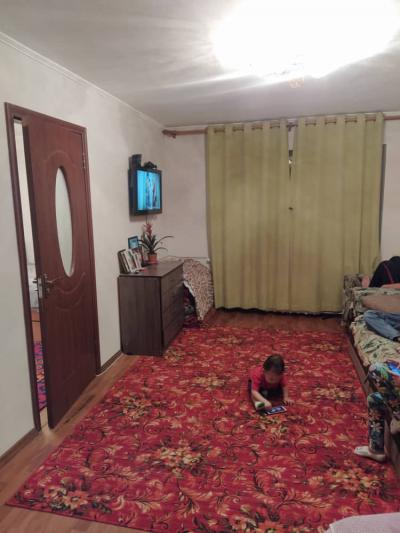 Срочно продаю 2х комнатную квартиру на физ.приборах