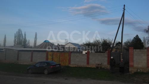 Продаю дом 4-ком., 80кв. м., этаж-1, 30-сот., стена кирпич, Продаю ДОМ Б/П. ЧУЙ обл. Аламединский р-н. с.АРЧАЛЫ. .