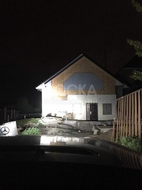 Продаю дом 7-ком., 120кв. м., этаж-2, 4.5-сот., стена кирпич, с.Чон-Арык.