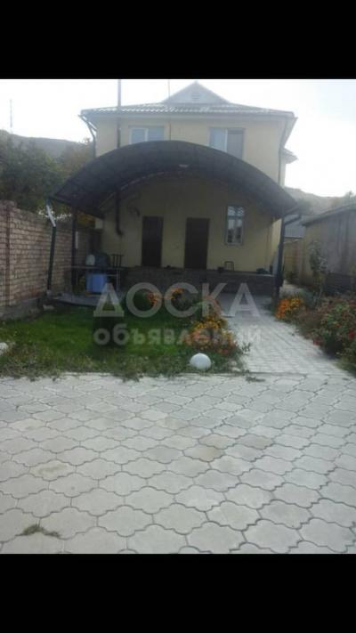 Продаю дом 5-ком., 145кв. м., этаж-2, 5-сот., стена кирпич, с.Орто-Сай, ул. Балык-Кумар.