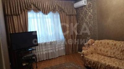 Продаю 2-комнатную квартиру, 50кв. м., этаж - 6/9, 7 микрорайон.