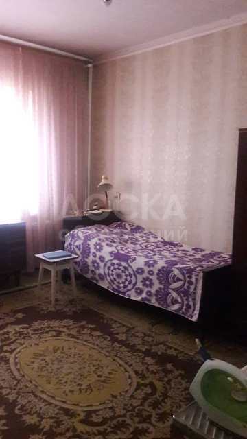 Продаю дом 3-ком. 61кв. м., этаж-1, 3-сот., стена кирпич, Бишкек.