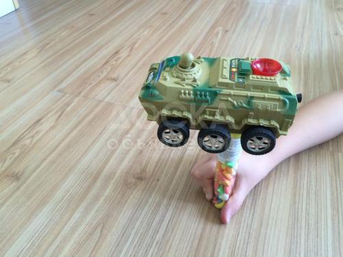 Продаются игрушки с конфетами