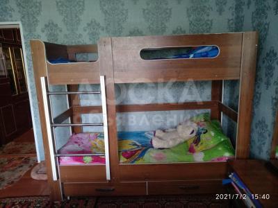 Продаю двухярусную кровать длина 1.80 ширина 80 цена 4000