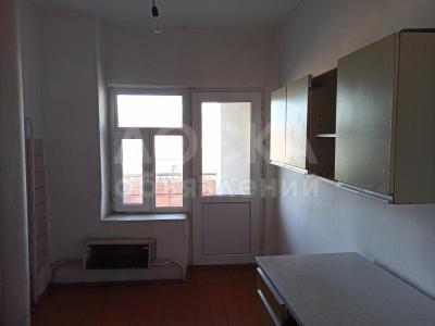 Продаю 3-комнатную квартиру, 60кв. м., этаж - 2/2, Кочкор. Сапар Алиева 28.