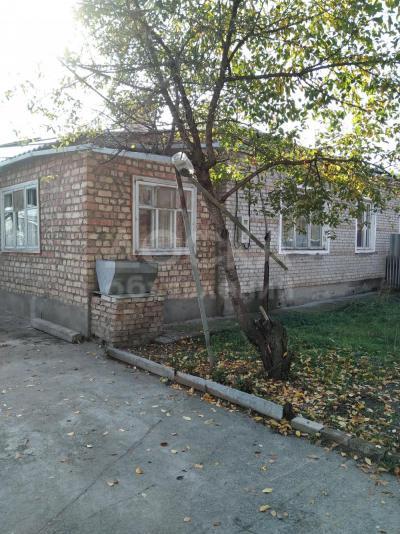 Продаю дом 4-ком. 80кв. м., этаж-1, 10-сот., стена кирпич, с.Бирдик Аламудунский р-он.