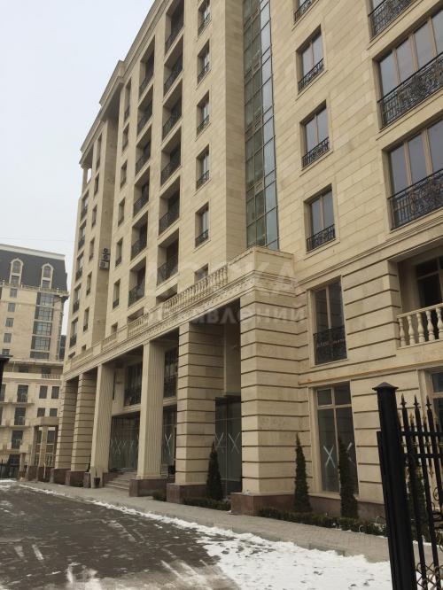 Продаю квартиру 3-ком., 160 м2кв. м., этаж - 2/9, Боконбаева 115 (между разакова и орозбекова).