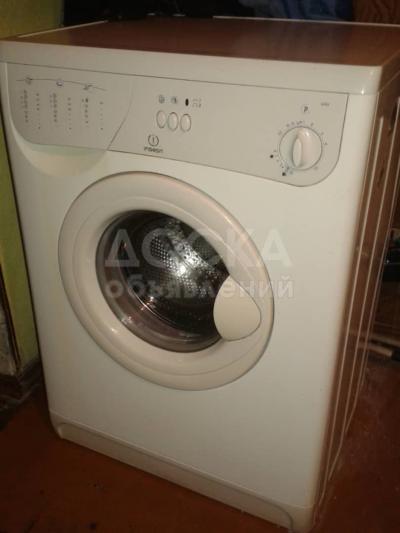 Продается фронтальная автоматическая стиральная машина Indesit 5 кг.

 

в хорошем состоянии, ремонта не было
