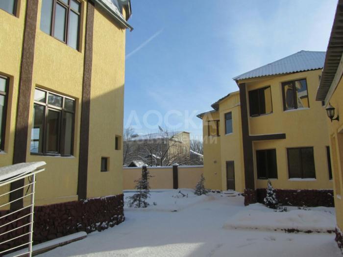 Сдаю дом, 7-ком., 380кв. м., этаж-2, 9-сот., стена кирпич, киргизия1,