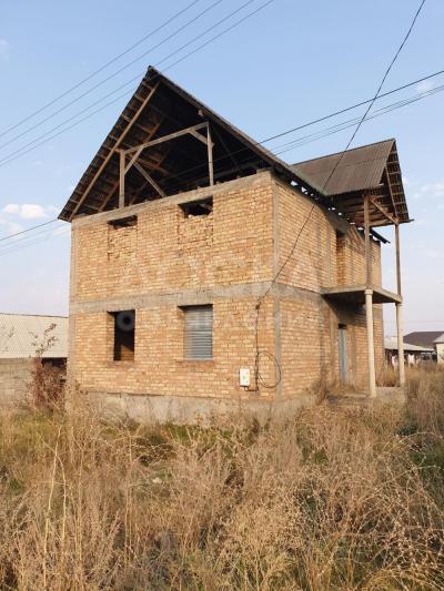 Продаю дом 1-ком. 1кв. м., этаж-2, 5,1-сот., стена кирпич, ж/м Ак Ордо ориентир школа № 96.