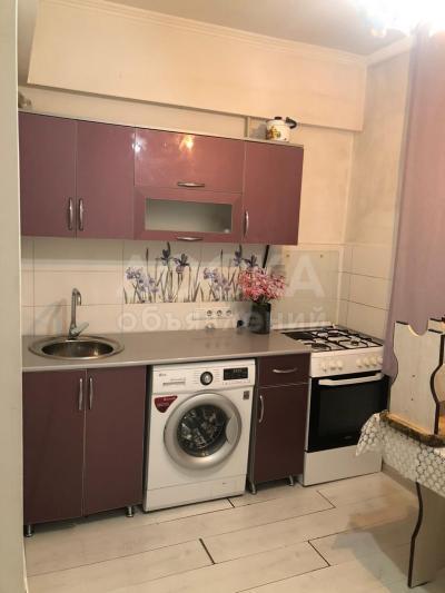 Продаю 1-комнатную квартиру, 36кв. м., этаж - 1/5, Восток 5.