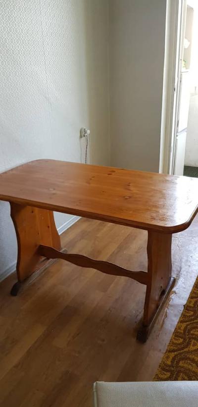 Стол обеденный