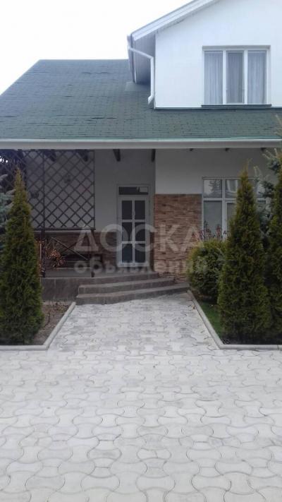 Продаю коттедж 5-ком., 1кв. м., этаж-2, 4-сот., стена кирпич, Пансионат «Каприз».