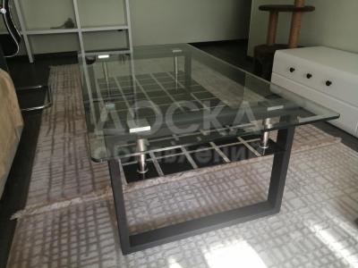 Продаю стол стеклянный
120 на 60. Б. У.