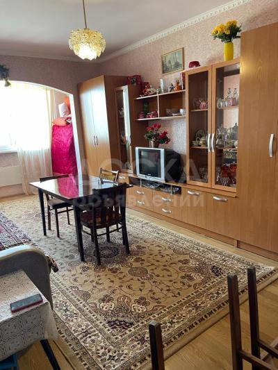 Продаю 1-комнатную квартиру, 44кв. м., этаж - 6/9, Улан2.