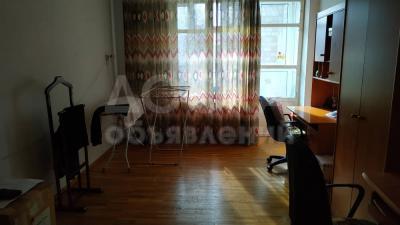 Продаю 3-комнатную квартиру, 65кв. м., этаж - 4/5, бул. Эркиндик-Киевская.