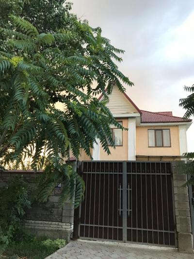 продаю 2 х этажный дом