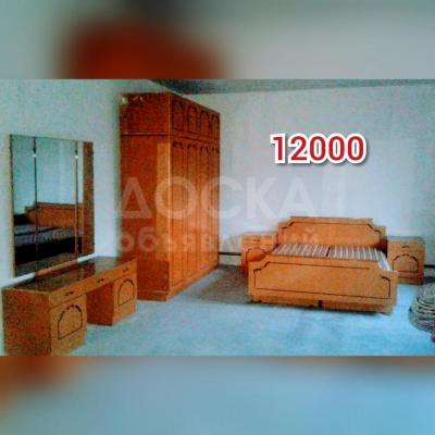Продаю спальный гарнитур