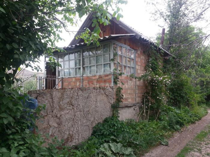 Продаю дачу, 1+1-ком., 21кв. м., этаж-2, 4-сот., стена кирпич, село Беш-Кунгей с/т "Красная Звезда" ул. Средняя 84,