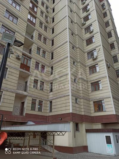 Продаю 3-комнатную квартиру, 114кв. м., этаж - 3/10, Исанова №5.