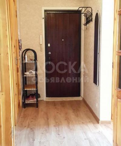 Продаю 3-комнатную квартиру, 62кв. м., этаж - 9/9, 8мкрн.