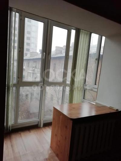 Продаю 3-комнатную квартиру, 57кв. м., этаж - 4/4, Токтогула Манаса.