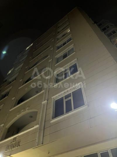 Продаю 4-комнатную квартиру, 145кв. м., этаж - 4/10, Абдымомунова 288.