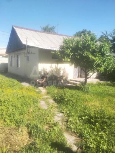 Продаю полдома 3-ком. 85кв. м., этаж-1, 4-сот., стена кирпич, Щербакова пер изюмский.