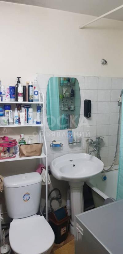 Продаю 2-комнатную квартиру, 43кв. м., этаж - 5/5, Огонбаева 206.