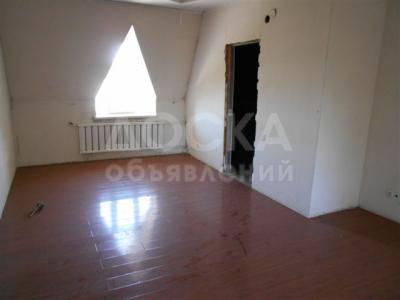 Продаю дом 7-ком., 256кв. м., этаж-2, 3-сот., стена кирпич, ж.жолу / журнальная .