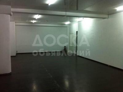 Продаю нежилое помещение 245 м2 и 550 м2, Центр, б/п     .