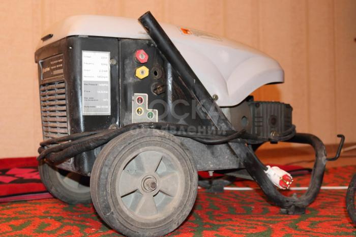 Продаю Аппарат мойки высокого давления