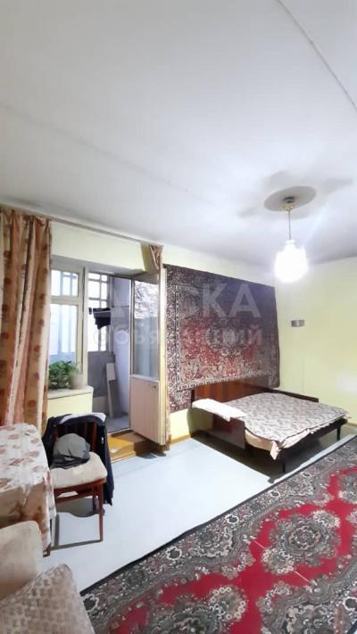 Продаю 2-комнатную квартиру, 50кв. м., этаж - 2/5, мкр. Аламедин 1, гор. Энергетиков.