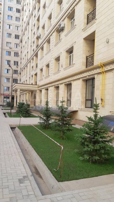 Продаю 1-комнатную квартиру, 40кв. м., этаж - 3/10, Ихлас жк "Ботанический сад" белинка/горького азия молл.