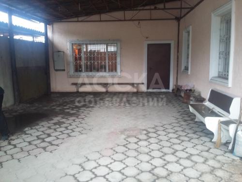 Продаю дом 8-ком., 220кв. м., этаж-2, 5-сот., стена кирпич, чапаева-ахунбаева.