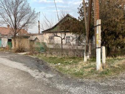 Продаю дом 4-ком. 68кв. м., этаж-1, 4-сот., стена другое, Яблочный/Абдыкадырова ( Рабочий городок).