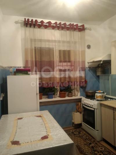 Продаю 2-комнатную квартиру, 47кв. м., этаж - 5/5, пишпек.