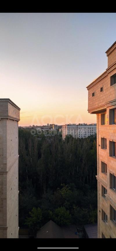 Продаю 2-комнатную квартиру, 44кв. м., этаж - 10/10, Ботанический сад.