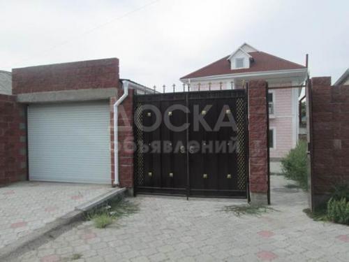 Продаю дом 1-ком., 169кв. м., этаж-1, 427-сот., стена кирпич, Бишкек.