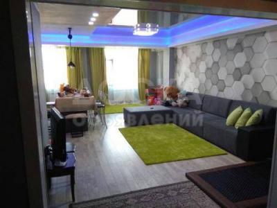 Продаю квартиру 2-ком., 70кв. м., этаж - 10/10, Ахунбаева/Чапаева..