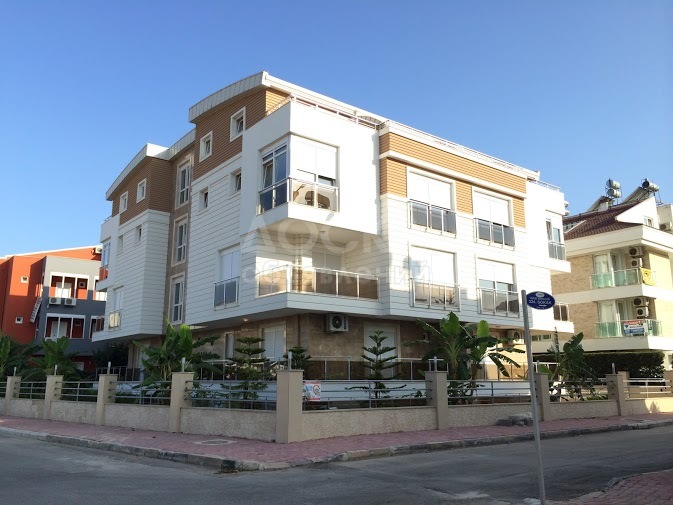 здание около моря!