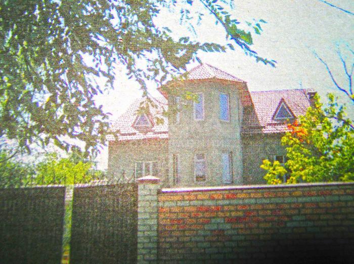 Продаю 6-ком., 184кв. м., этаж-2, 4-сот., стена кирпич, Пишпек (Иподром),