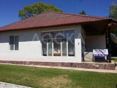 Продаю коттедж 2-ком. 1кв. м., этаж-2, 1-сот., стена кирпич, ик.